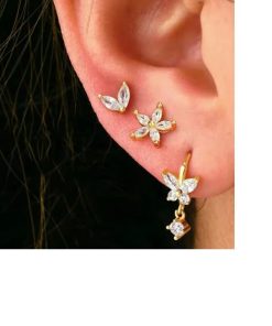 Oorbellen Set 3 Stuks - Kleur: Goud - 18K Verguld - Hoge Kwaliteit - Oorbellen Set - Meerdere Oorbelgaatjes - Oorbellen / Earrings - Oor Versiering - Luxe Set - Oorbellen Goud - Gouden Oorbellen - Meerdere Gaatjes - Cadeau - 18 Karaat - Oorhangers