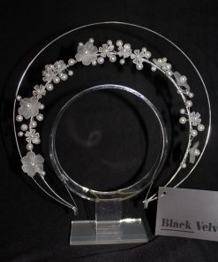 Zilver halo met witte bloemen en parels