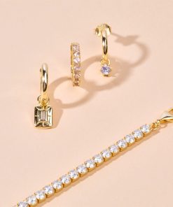 Petit Comité | Gouden Oorbellen Geboortesteen Augustus Peridoot | dames cadeau | Nu te koop bij 14Karaats.nl | 10001087-Earrings/Body-piercing Jewellery