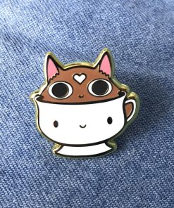 Nikki Smits | Kat in Kopje Enamel Pin | Koffie Thee katten pin | Kawaii broche | Nu te koop bij 14Karaats.nl | 10001085-Brooches