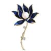 Merkloos / Sans marque | Parelblauwe Lotus Broche - Luxe Bloembroche - Elegante Accessoires | Nu te koop bij 14Karaats.nl | 10001085-Brooches