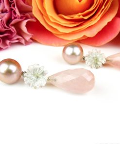 Sophie | oorringen in wit goud gezet met roze parel
