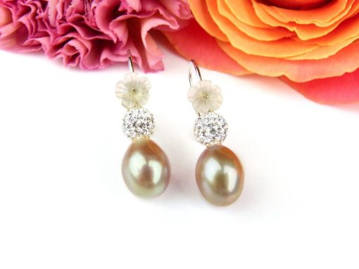 Sophie | oorringen in wit goud gezet met bloem in bergkristal en roze parel | Nu te koop bij 14Karaats.nl | 10001087-Earrings/Body-piercing Jewellery