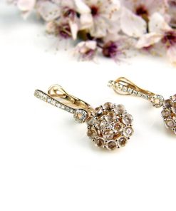 Sophie | Roos gouden oorringen oorbellen gezet met diamant en witte topaas | Nu te koop bij 14Karaats.nl | 10001087-Earrings/Body-piercing Jewellery